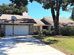 1806 Country Club Ct, Plant City, FL 33566