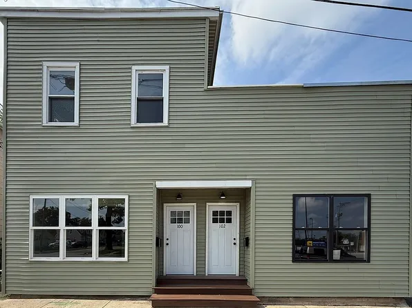 102 N Ohio St, Aurora, IL 60505