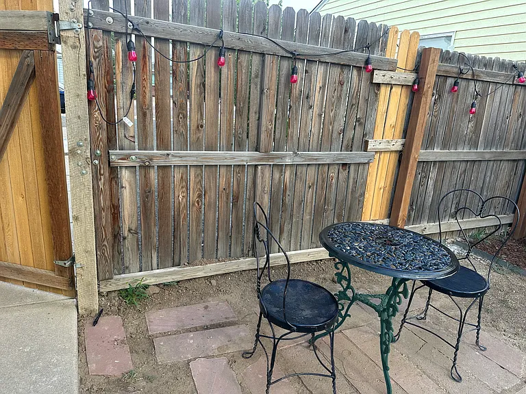189 N 6th Ave — Photo 12