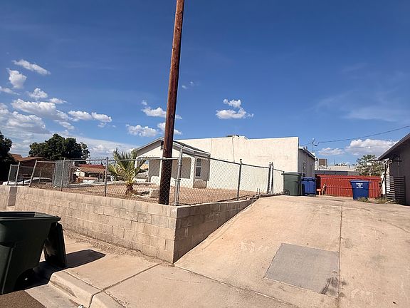2nd image of 865 S 12th Ave