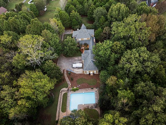2nd image of 1108 Friendswood Ln
