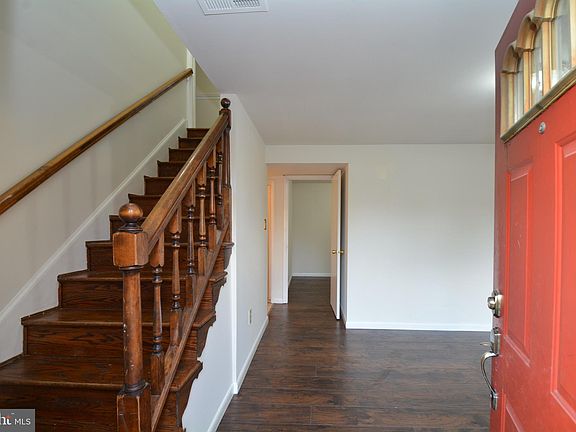 3rd image of 5272 Mantle Ct