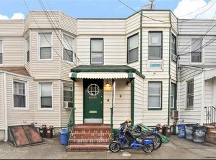 6545 Admiral Ave, Middle Village, NY 11379