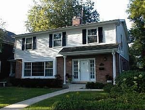 2nd image of 1624 Wilmette Ave
