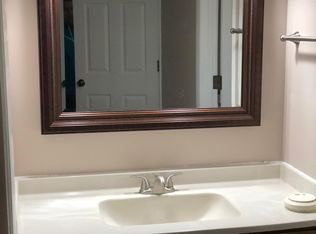 430 N Cambridge Dr, Palatine, IL 60067