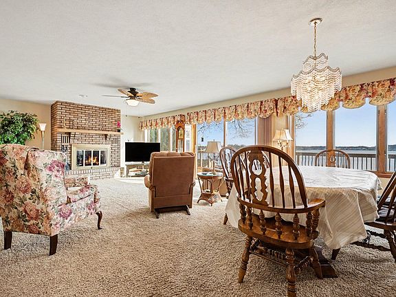 5th image of 563 Waverly Rd