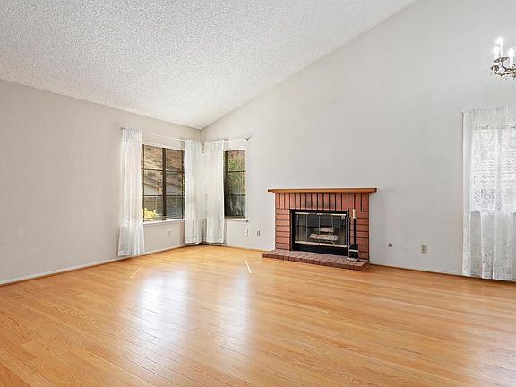5th image of 1117 Belleza St