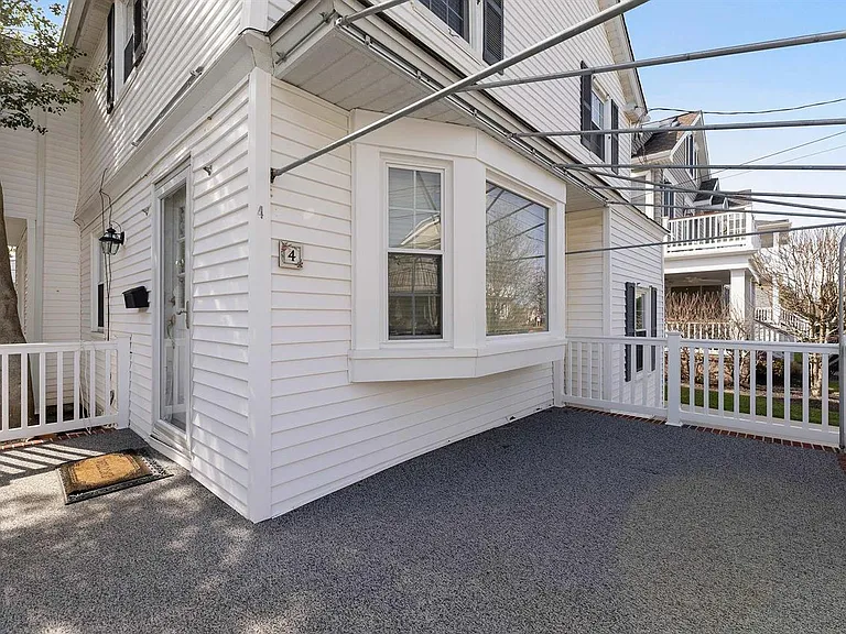 4 S Brunswick Ave — Photo 2