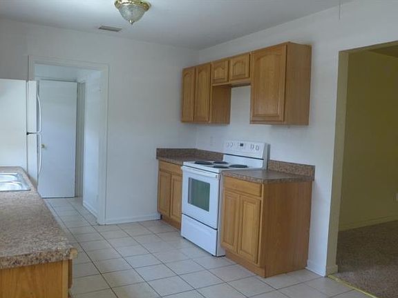4th image of 729 Piedmont Dr SE