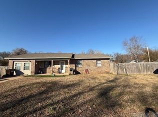 613 Valley Dr, Russellville, AR 72802
