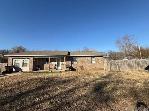 613 Valley Dr, Russellville, AR 72802