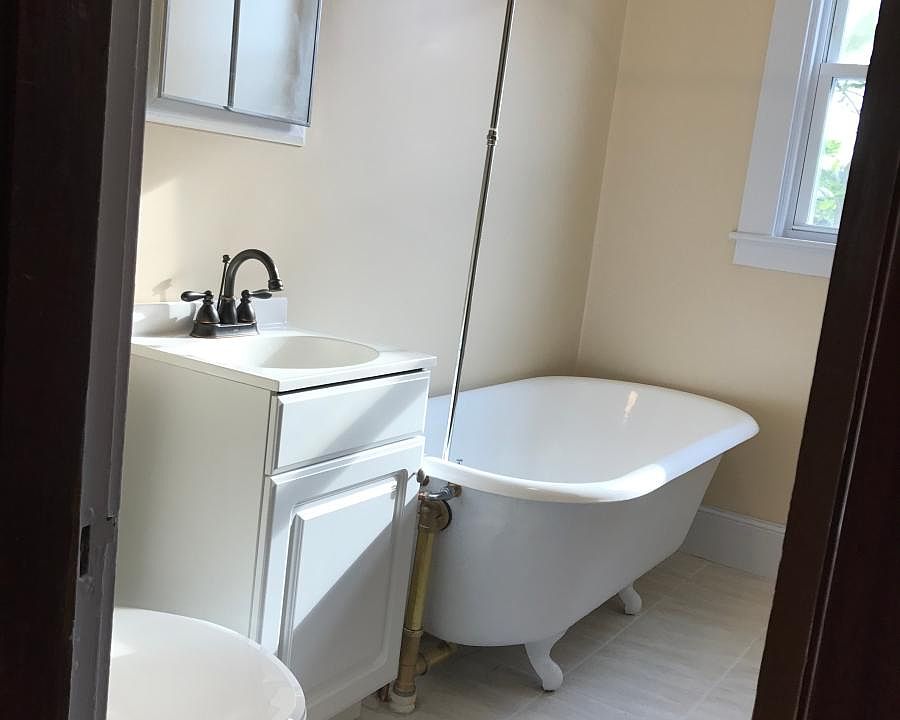 2nd image of 176 Charles St APT 3