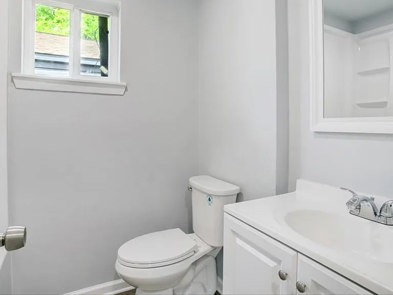 5123 Peachtree St #1/2 — Photo 5