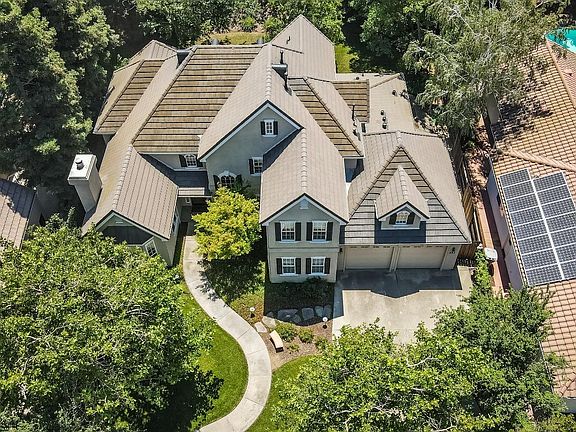 4th image of 935 Fairview Dr