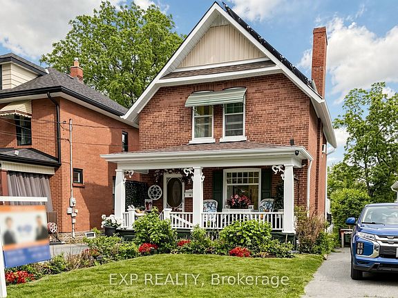 3rd image of 28 Simcoe St