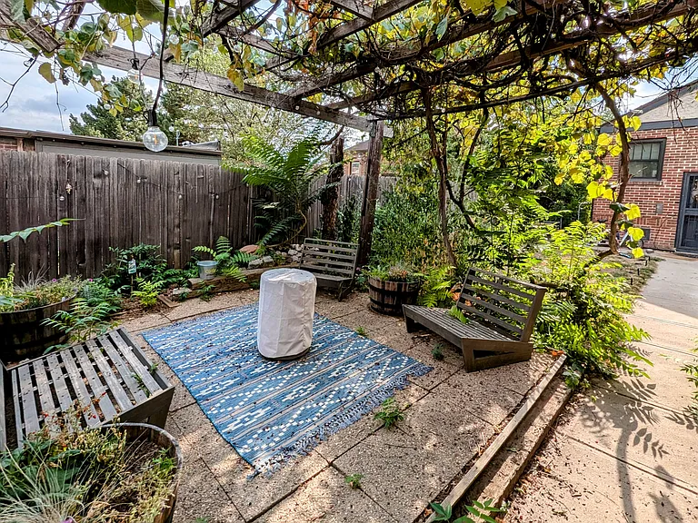 1532 Forest St — Photo 22