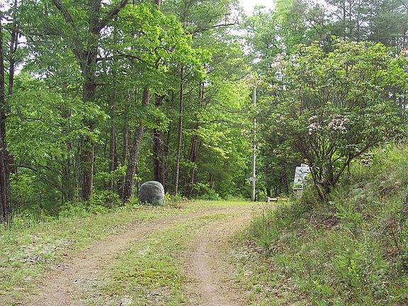 3rd image of 6216 Joe Brown Hwy