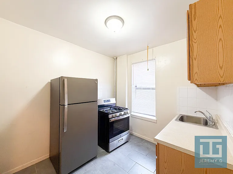 4996 Broadway #4B — Photo 7
