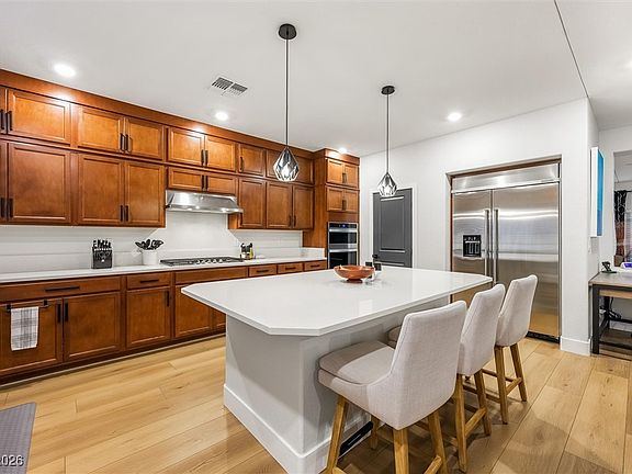 5th image of 7085 Sunland Hills Ave