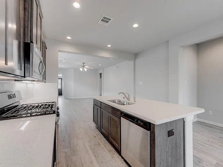 1229 Red Hills Dr — Photo 10