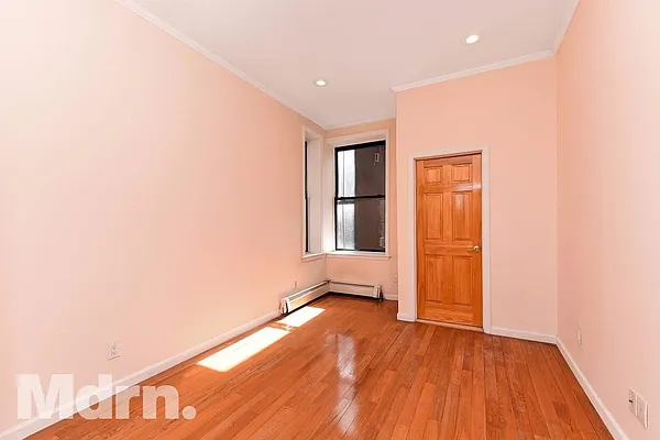 Rented by Mdrn Residential | media 39