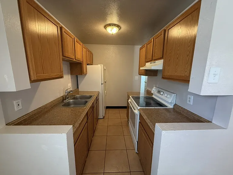 1230 Winona Ct #4 — Photo 6