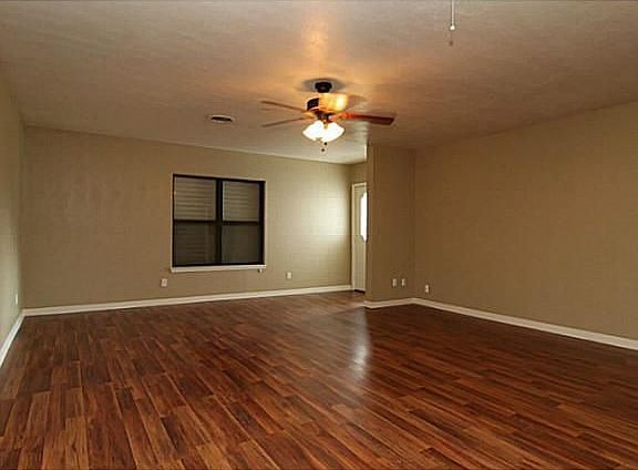4th image of 601 W Saint Johns Ave
