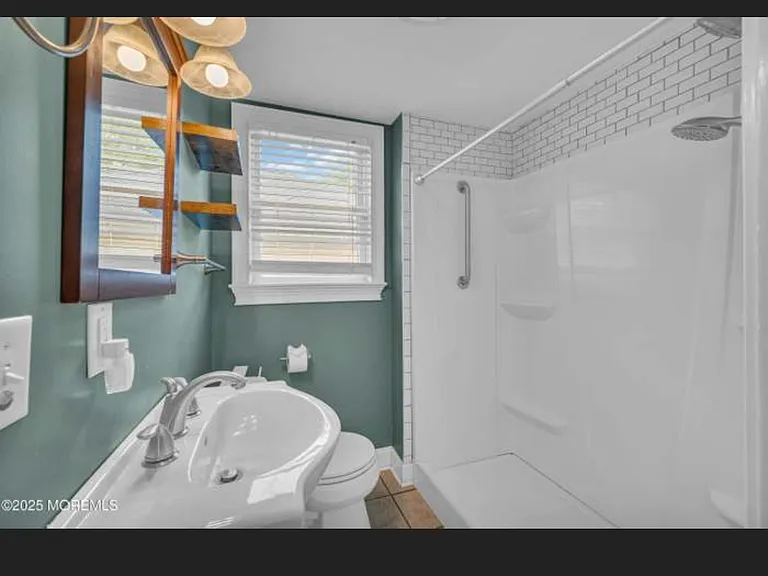 645 Campbell Ave — Photo 12