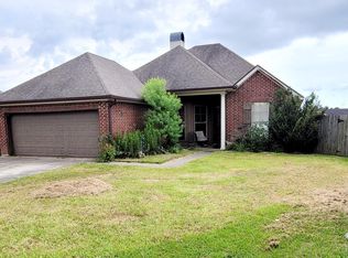 109 Country Mile Dr, Youngsville, LA 70592