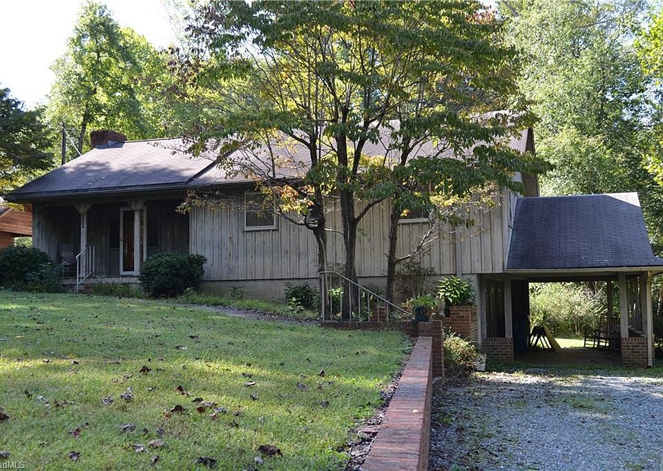 1st image of 3204 Crest Dr