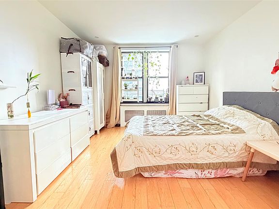 3rd image of 13870 Elder Avenue #4S