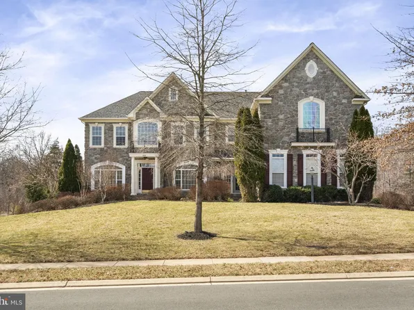 7616 Great Dover St, Gainesville, VA 20155