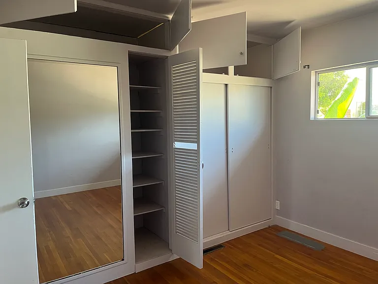 8180 Billowvista Dr #1 — Photo 6