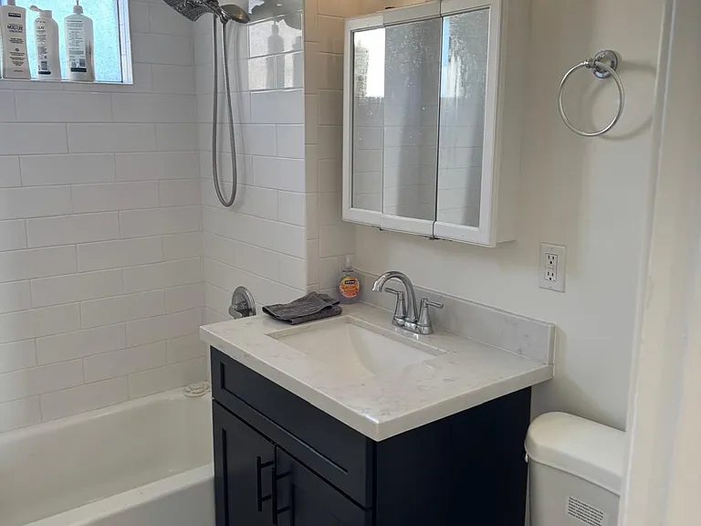 2441 S Baldwin Ave — Photo 15