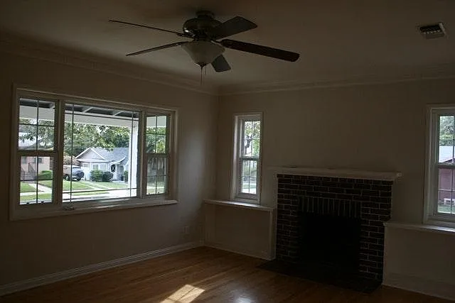 2 bed, 1048 sqft, $3,500 — Photo 2