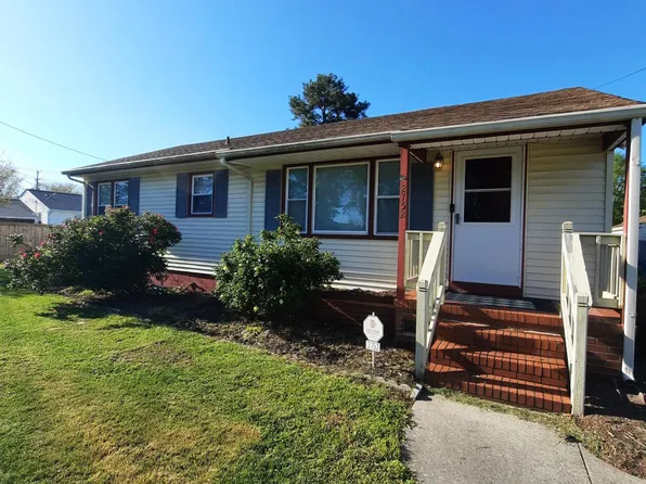 2752 George Dr, Chesapeake, VA 23323