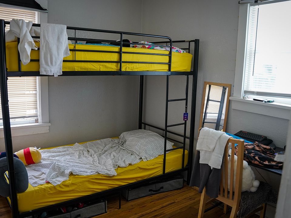2nd image of 369 S Lowell Blvd