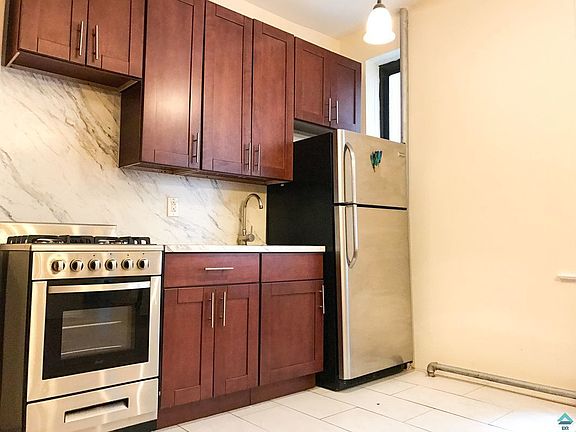 4th image of 1166 Pacific St APT 3A