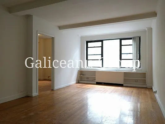 Rented by Lexington Real Estate Group | media 33