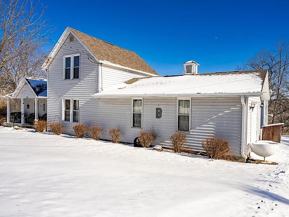 5th image of 207 Spring Street