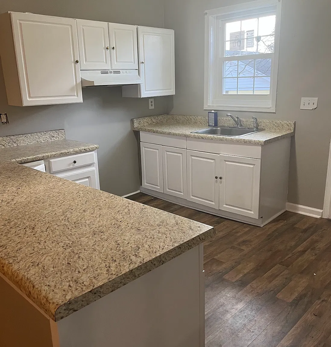 2 bed, $1,000 — Photo 2