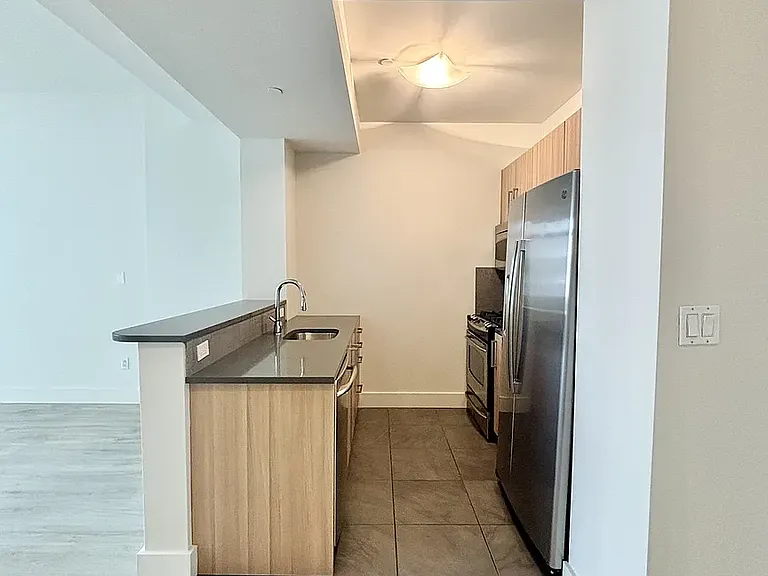 229 W 60th St #5G — Photo 2