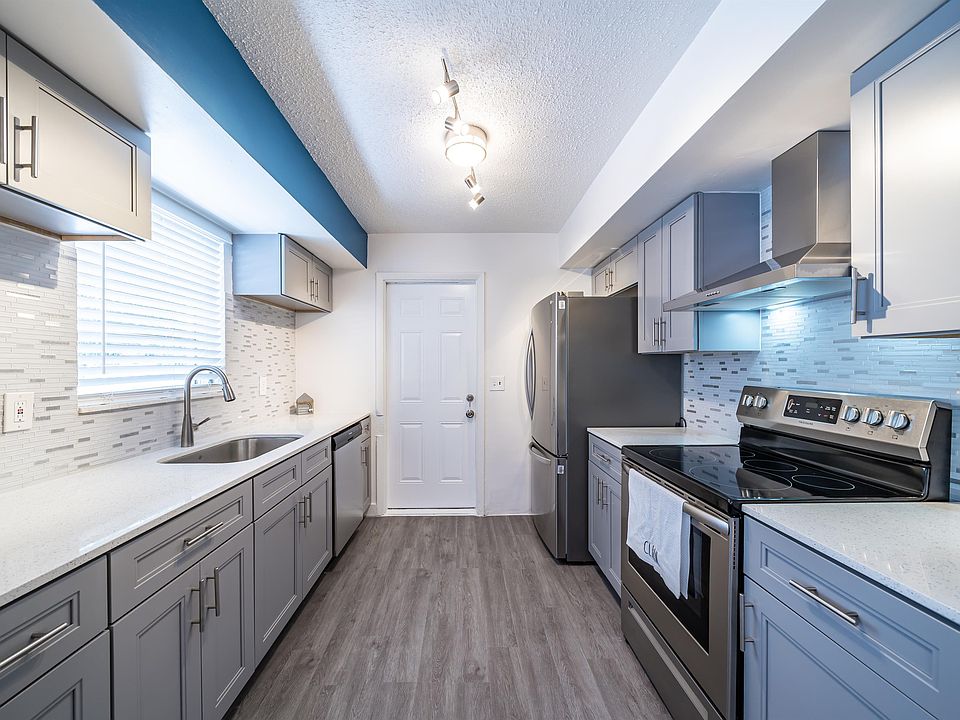 1st image of 4100 SW 24th Ct APT 3