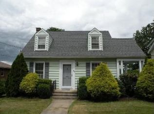 33 N Kinzer Ave, New Holland, PA 17557