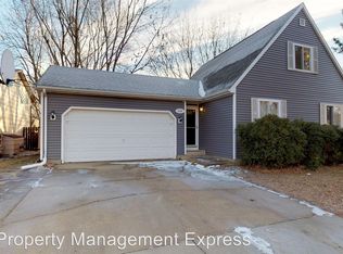 3204 S Greenwood Ave, Sioux Falls, SD 57106