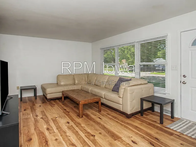 2116 Ferndale Ave — Photo 11