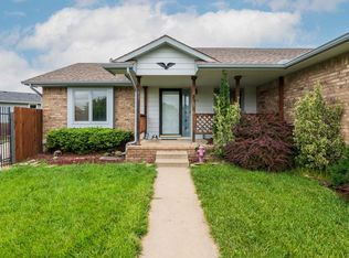 5414 S Stoneborough Ct, Wichita, KS 67217