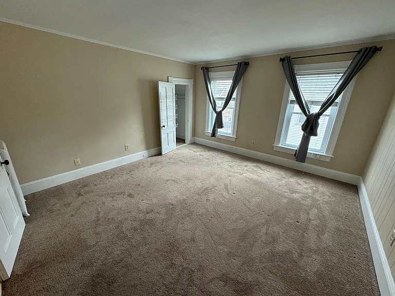 Middle Bedroom