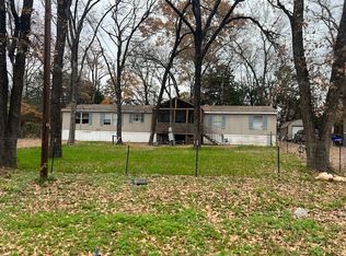1328 Willow Dr, Wills Point, TX 75169