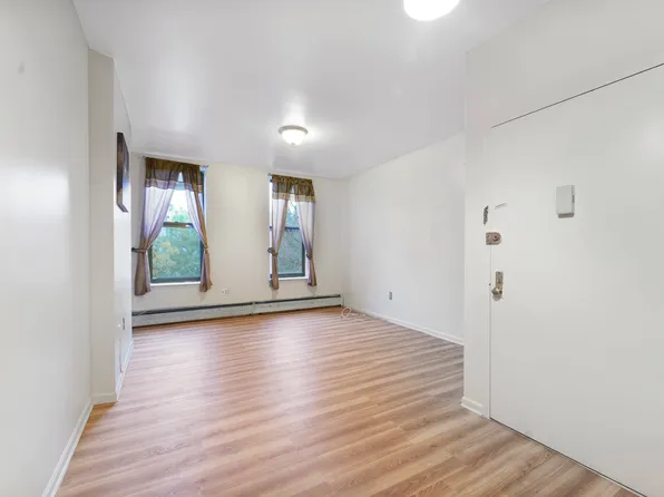 369 Marion Street image 2 of 9